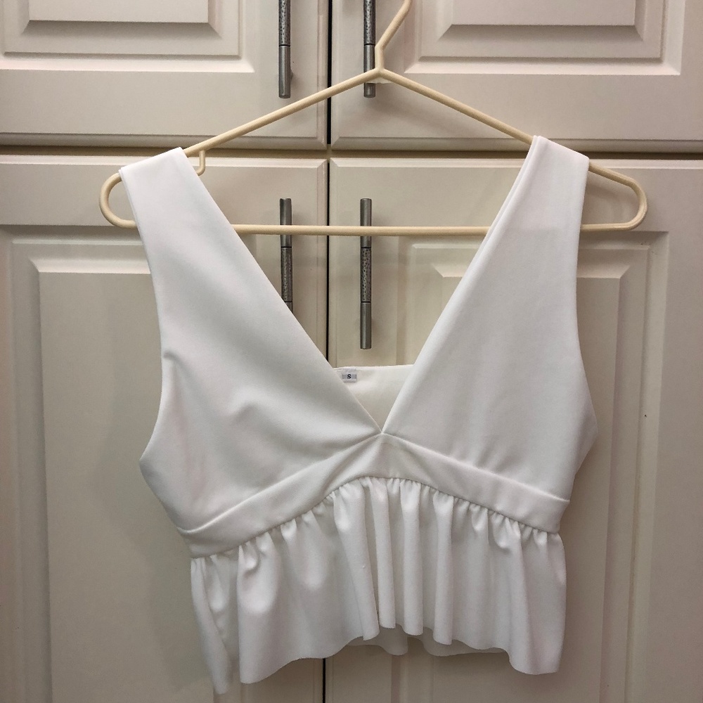NWOT ~ WHITE CROP TOP DEEP V CUT TANK RUFFLED TOP